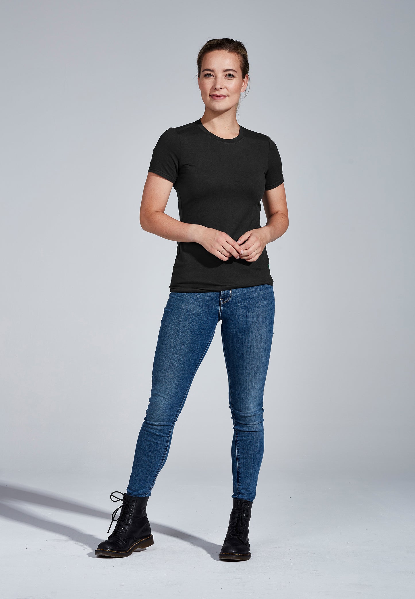 WOMEN'S T-SHIRT